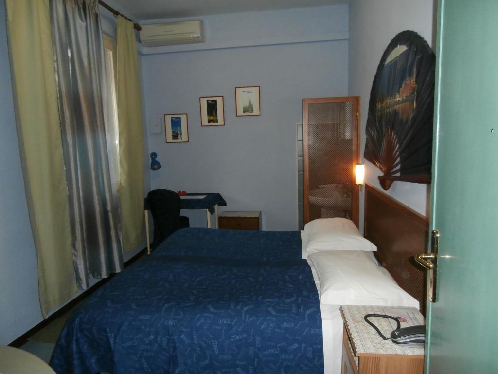 Hotel Junior 2*
